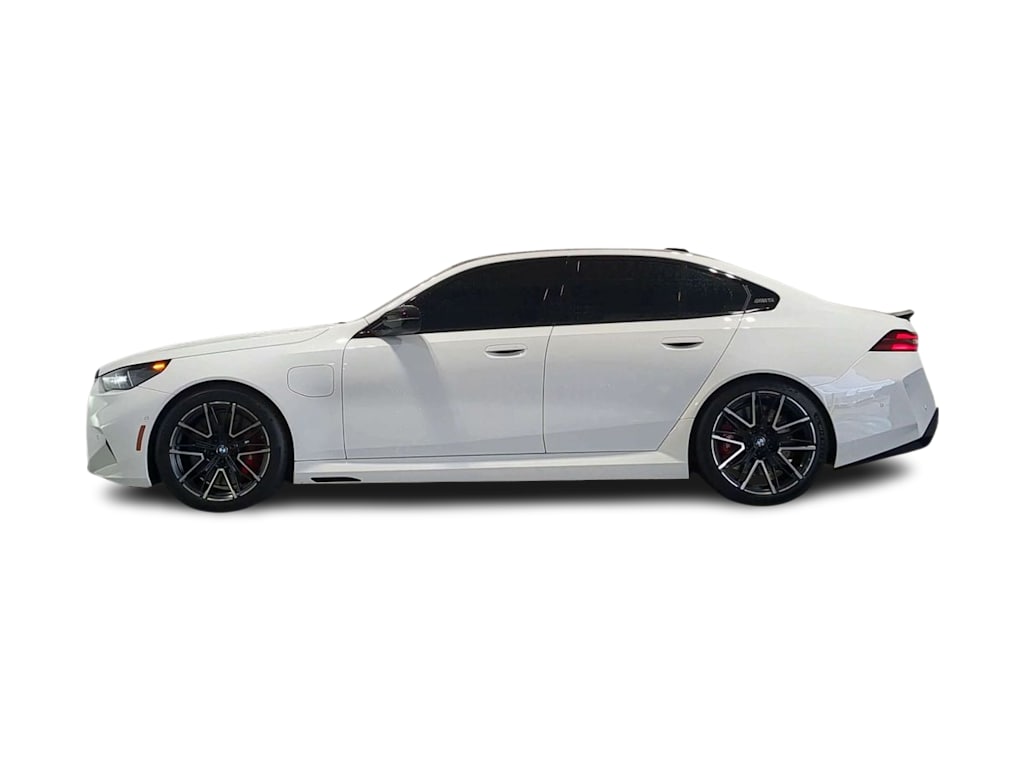 Thumbnail: 2026 BMW M5 - 19