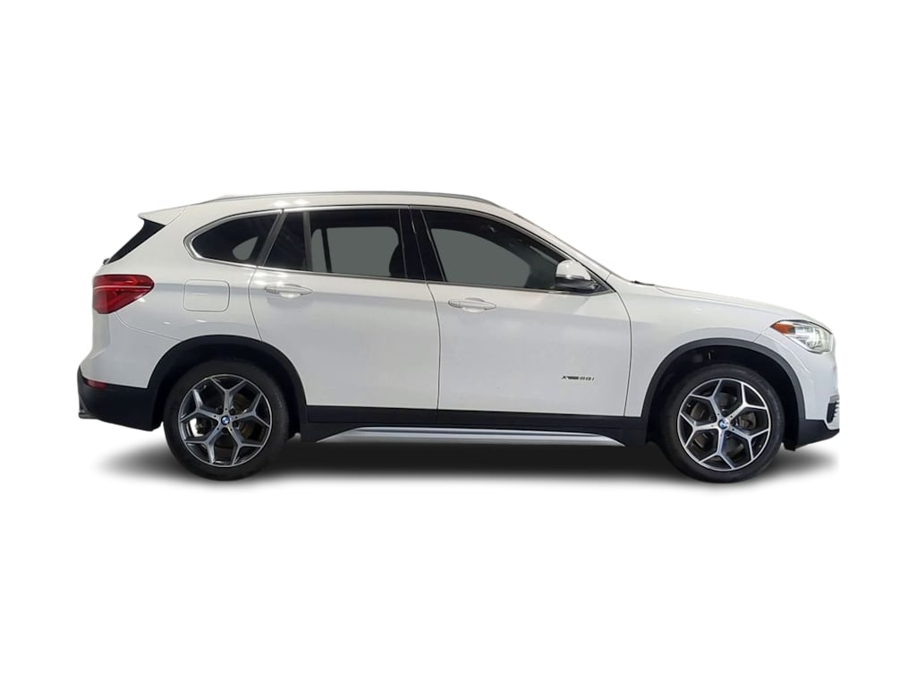 Thumbnail: 2017 BMW X1 - 23