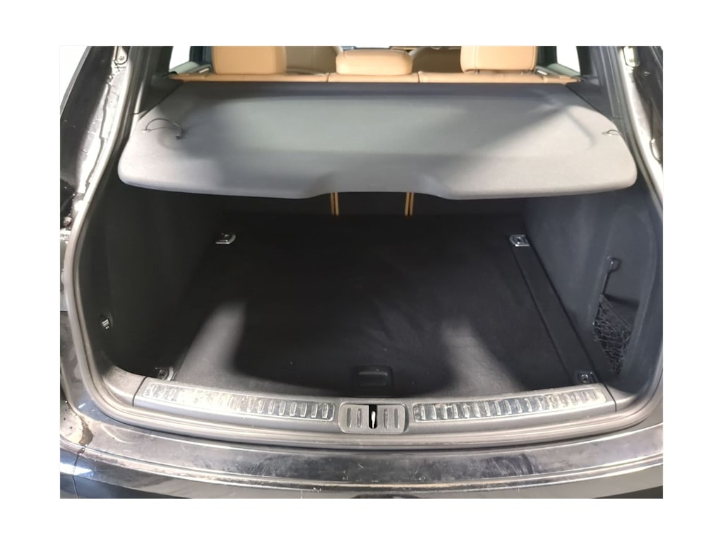 Thumbnail: 2016 Porsche Macan - 17