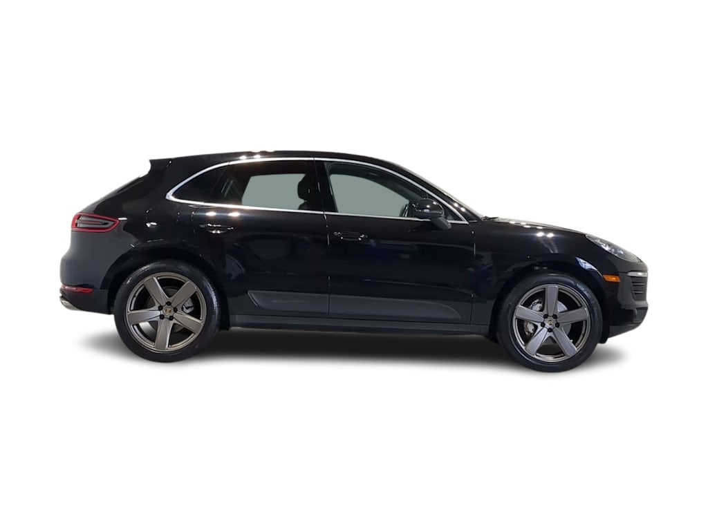 Thumbnail: 2016 Porsche Macan - 28