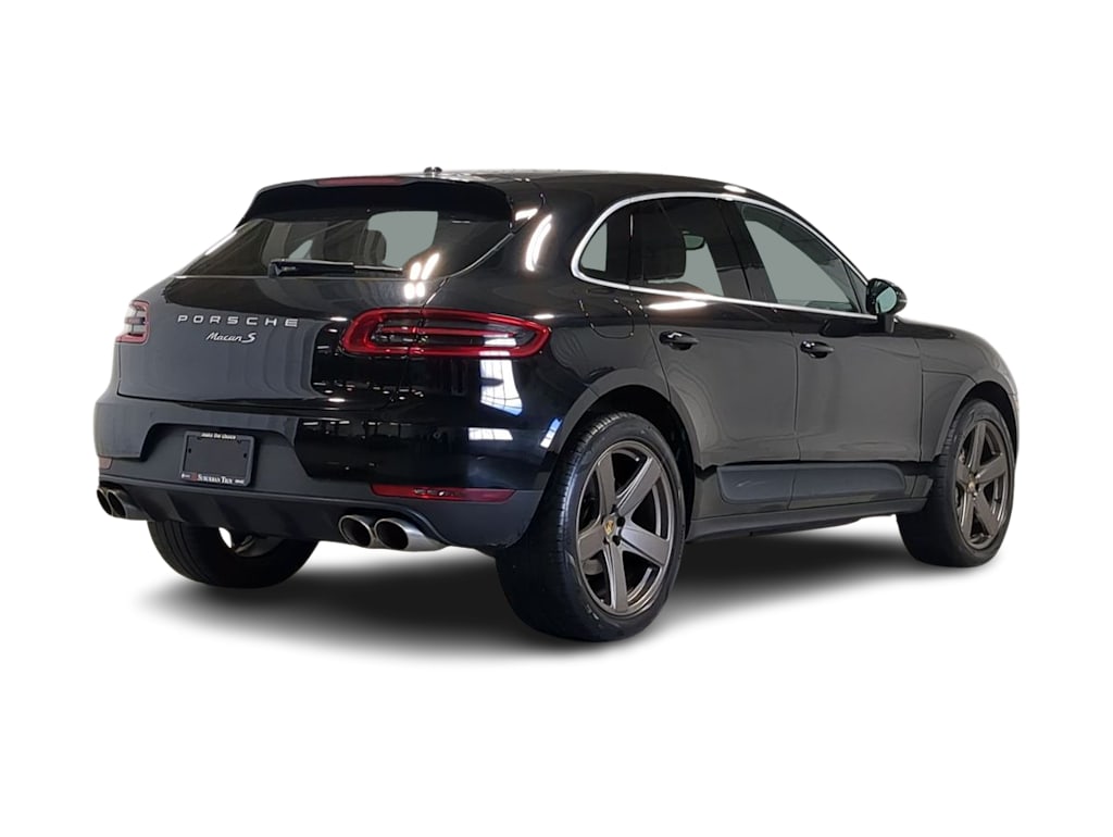 Thumbnail: 2016 Porsche Macan - 27