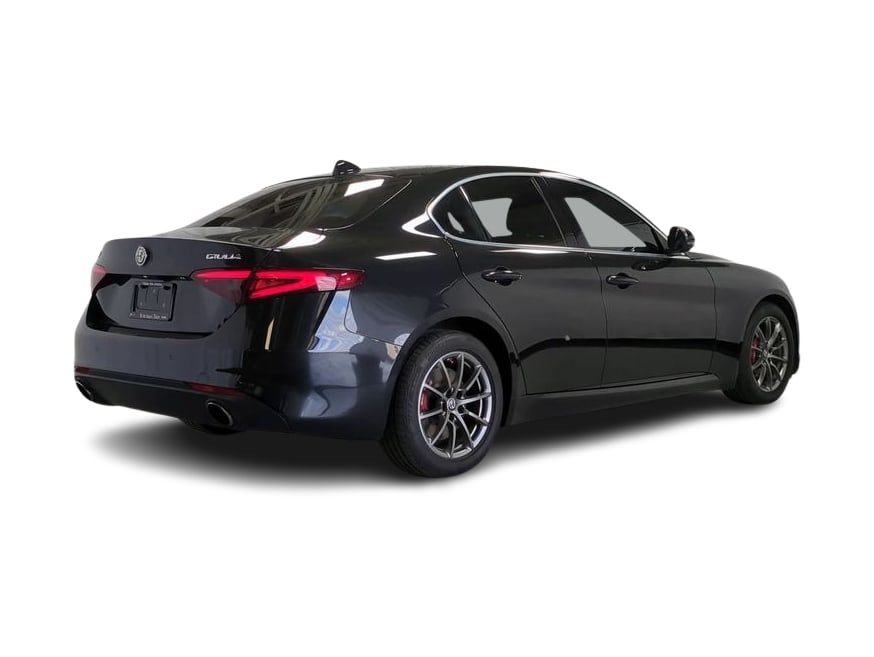 Thumbnail: 2018 Alfa Romeo Giulia - 21