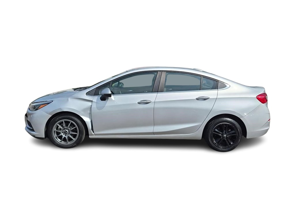 Thumbnail: 2017 Chevrolet Cruze - 3