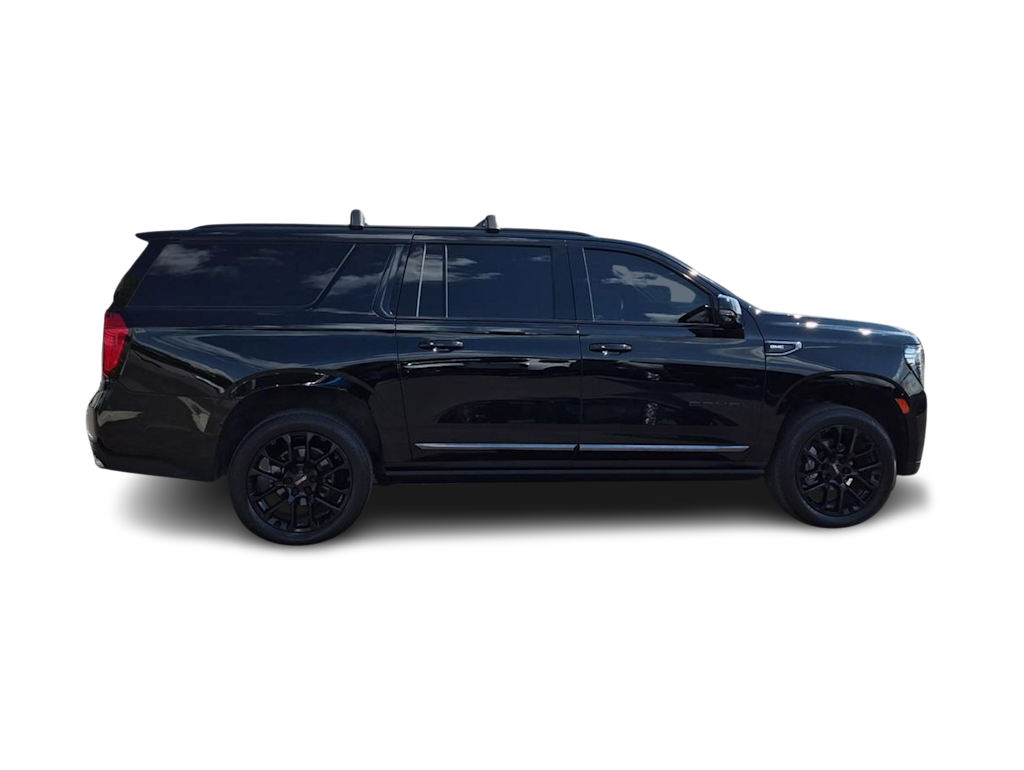 Thumbnail: 2023 GMC Yukon XL - 22