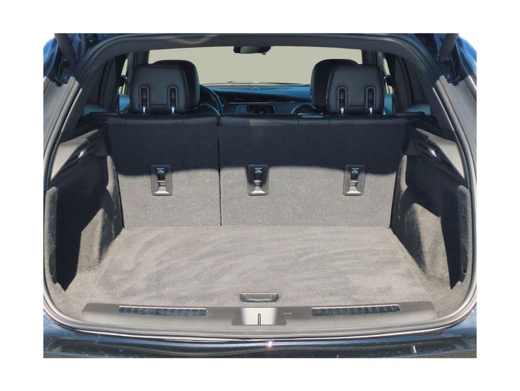 Thumbnail: 2023 Cadillac XT4 - 16