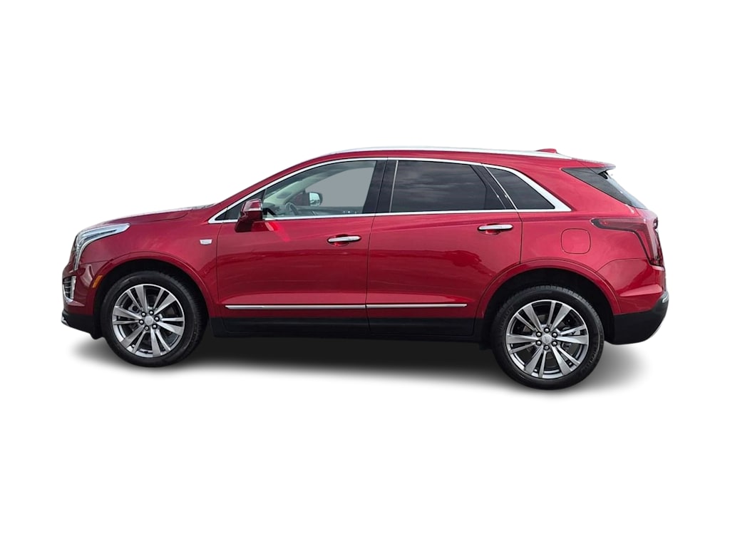 Thumbnail: 2024 Cadillac XT5 - 3