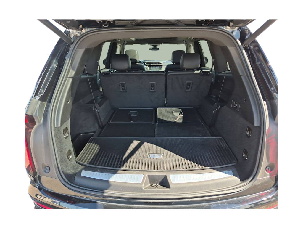 Thumbnail: 2024 Cadillac XT6 - 17