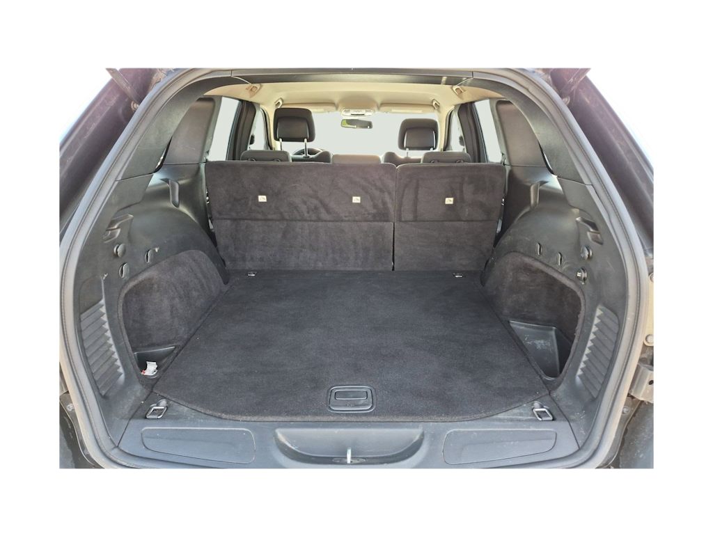 Thumbnail: 2011 Jeep Grand Cherokee - 17