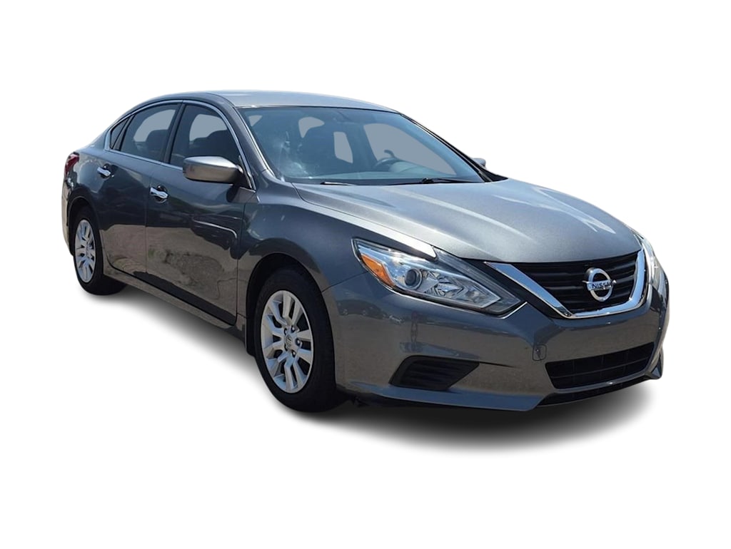 Thumbnail: 2017 Nissan Altima - 22