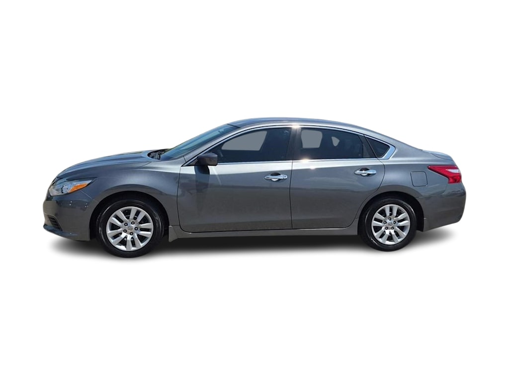 Thumbnail: 2017 Nissan Altima - 3