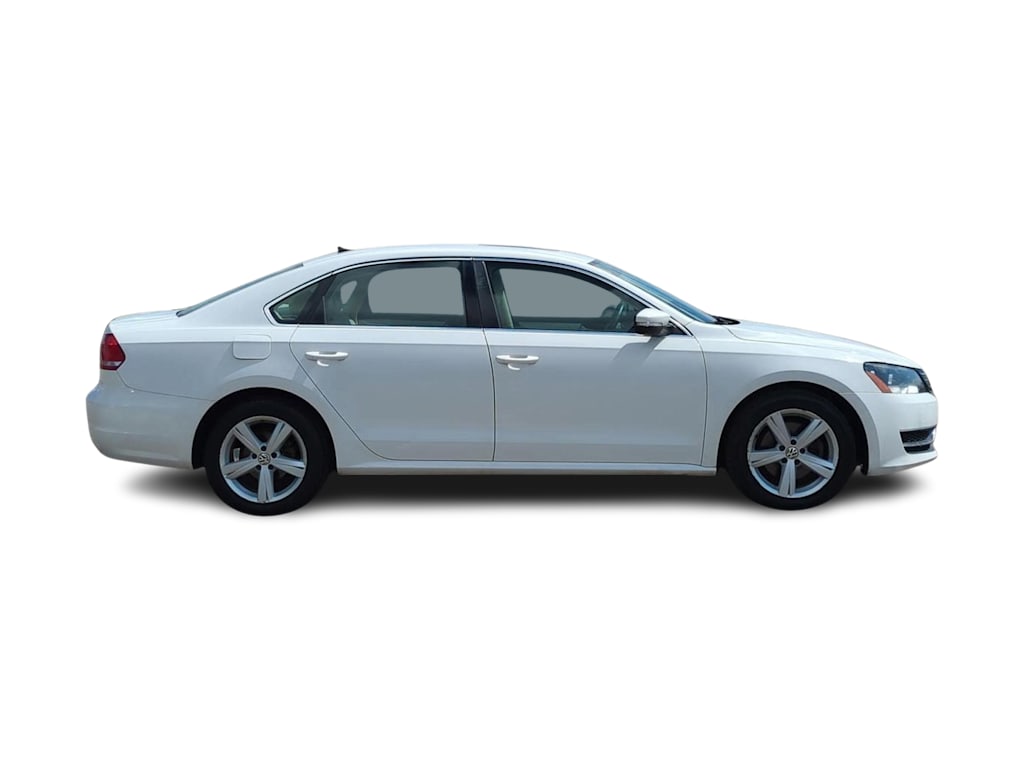 Thumbnail: 2012 Volkswagen Passat - 21