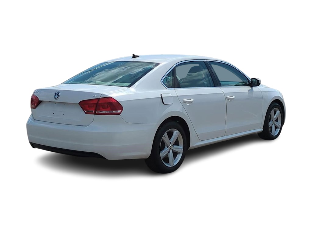Thumbnail: 2012 Volkswagen Passat - 20