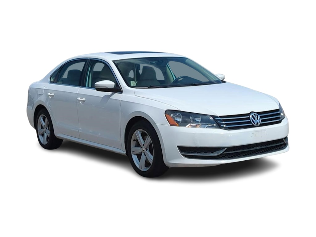 Thumbnail: 2012 Volkswagen Passat - 22