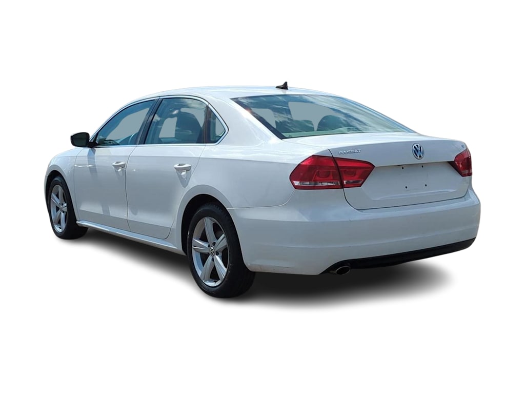 Thumbnail: 2012 Volkswagen Passat - 4