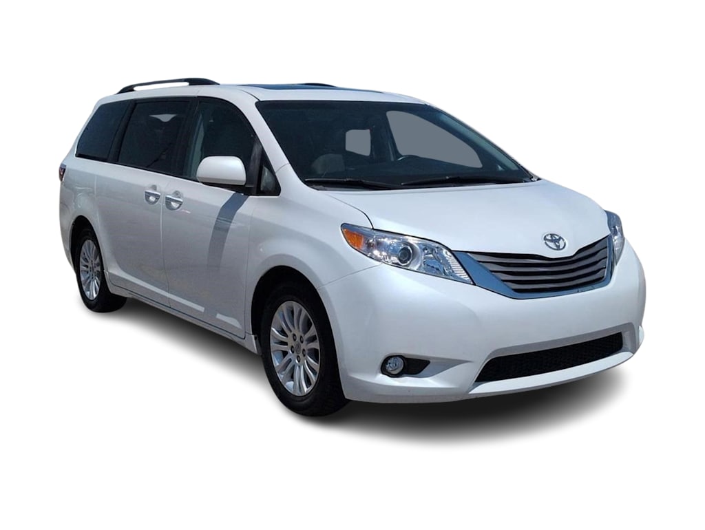 Thumbnail: 2015 Toyota Sienna - 22