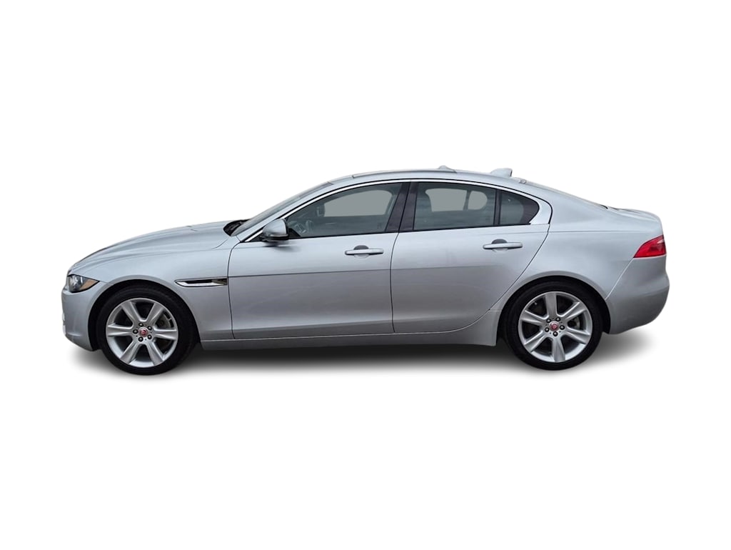 Thumbnail: 2017 Jaguar XE - 3
