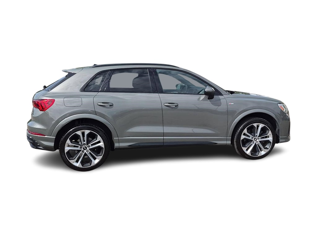 Thumbnail: 2022 Audi Q3 - 22