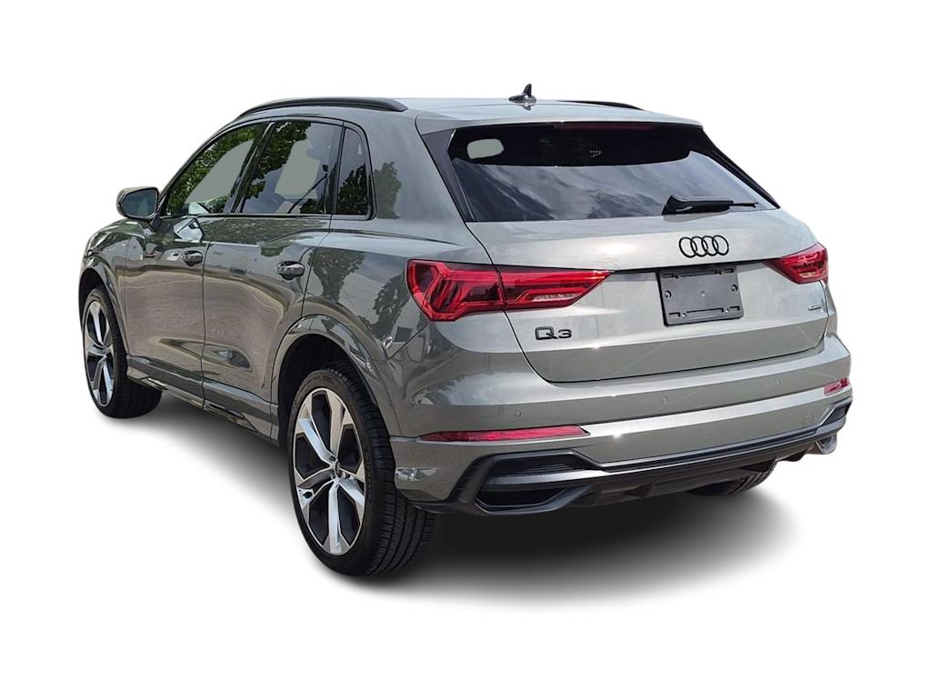 Thumbnail: 2022 Audi Q3 - 4