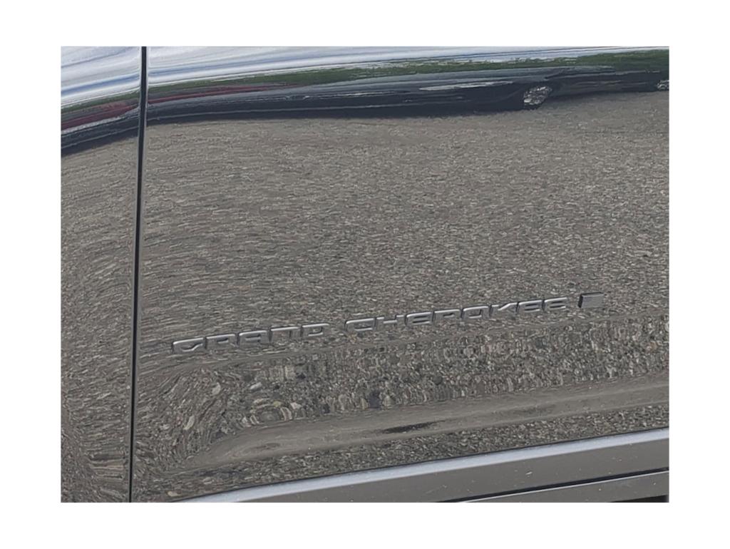 Thumbnail: 2024 Jeep Grand Cherokee - 17