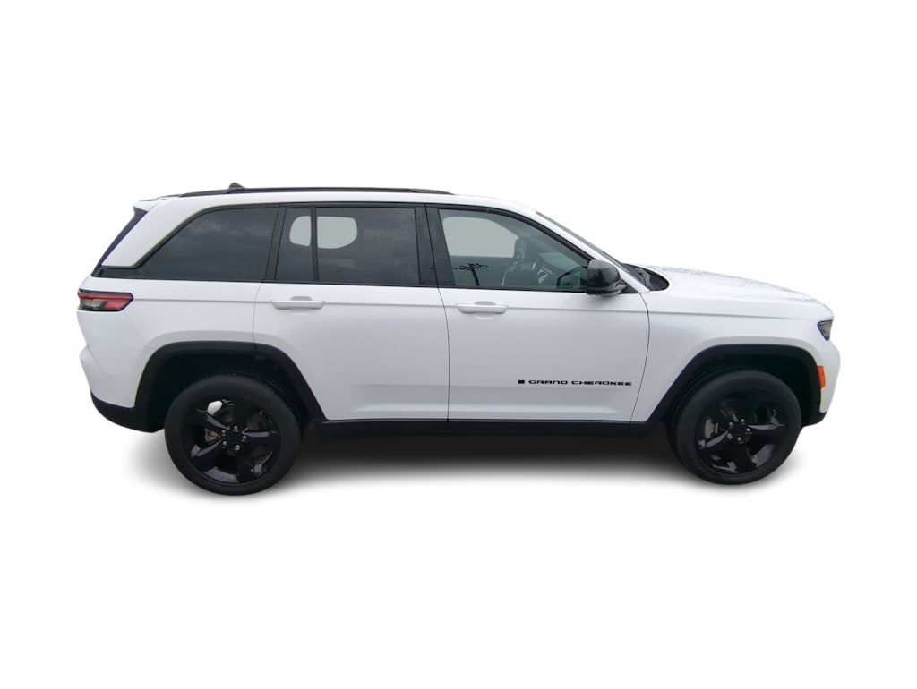 Thumbnail: 2023 Jeep Grand Cherokee - 22