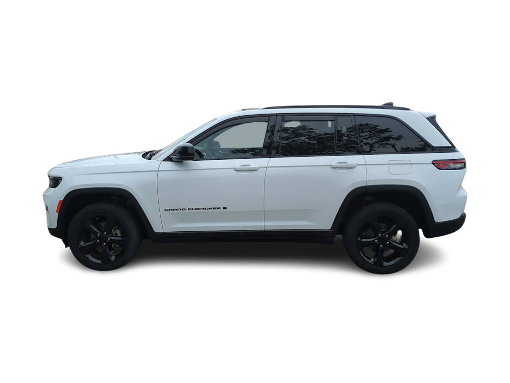 Thumbnail: 2023 Jeep Grand Cherokee - 3