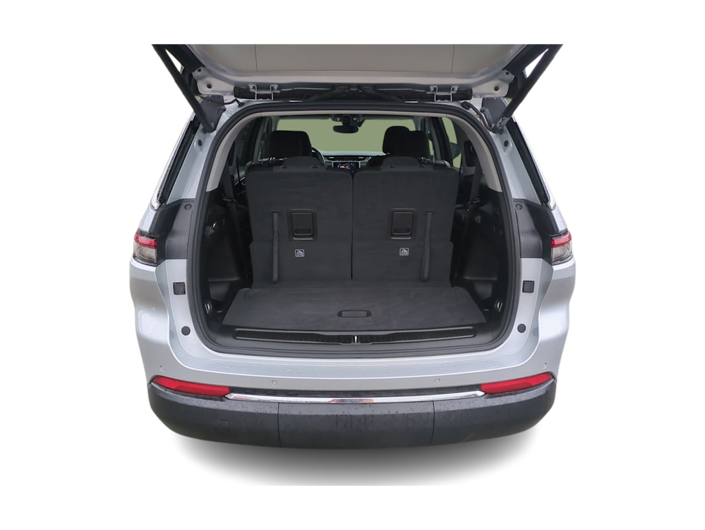 Thumbnail: 2022 Jeep Grand Cherokee L - 17