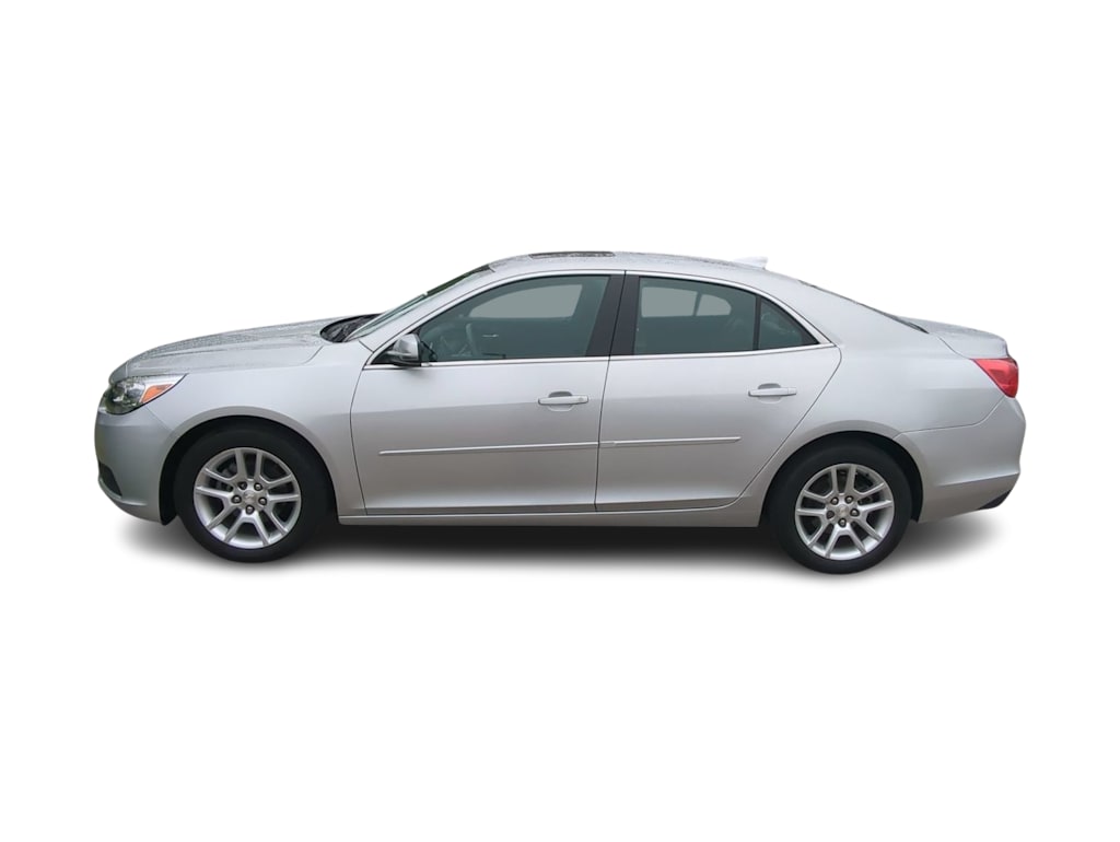 Thumbnail: 2016 Chevrolet Malibu - 3