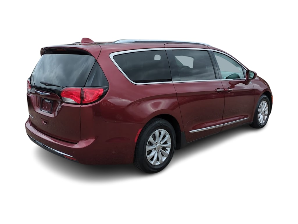 Thumbnail: 2018 Chrysler Pacifica - 22
