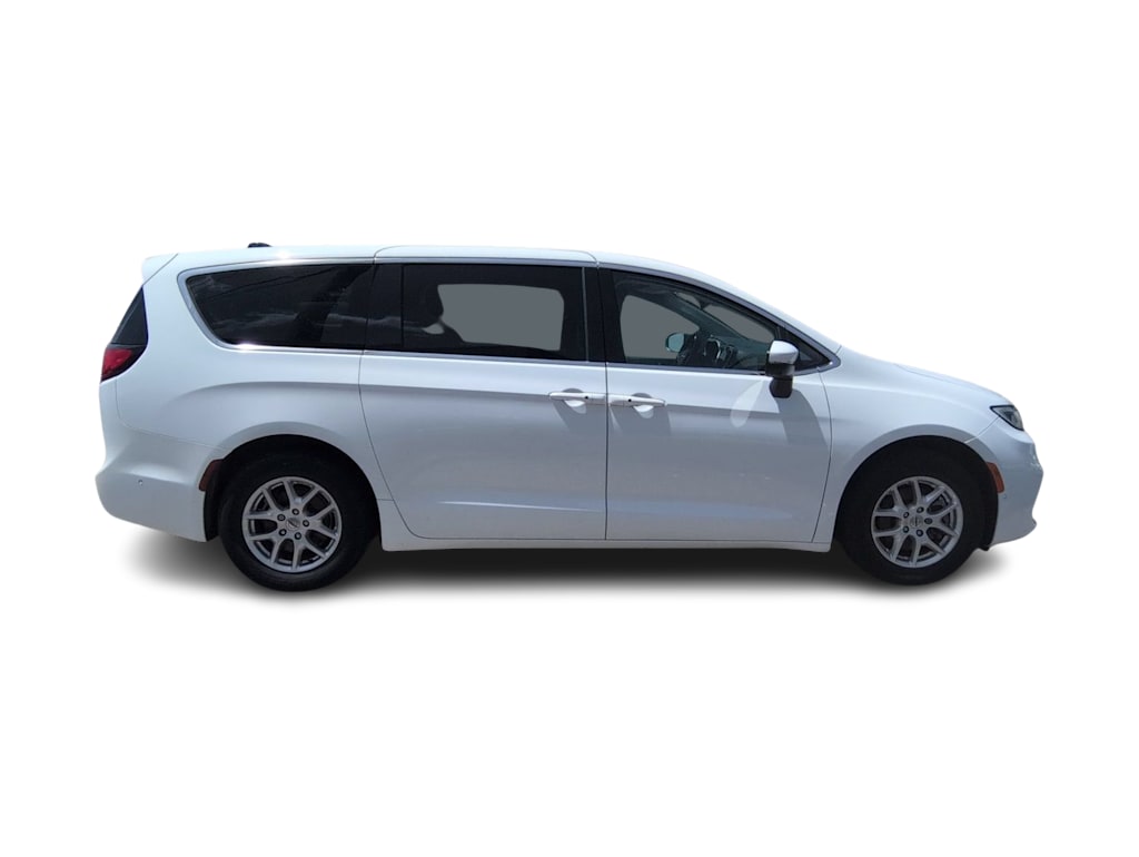 Thumbnail: 2023 Chrysler Pacifica - 22