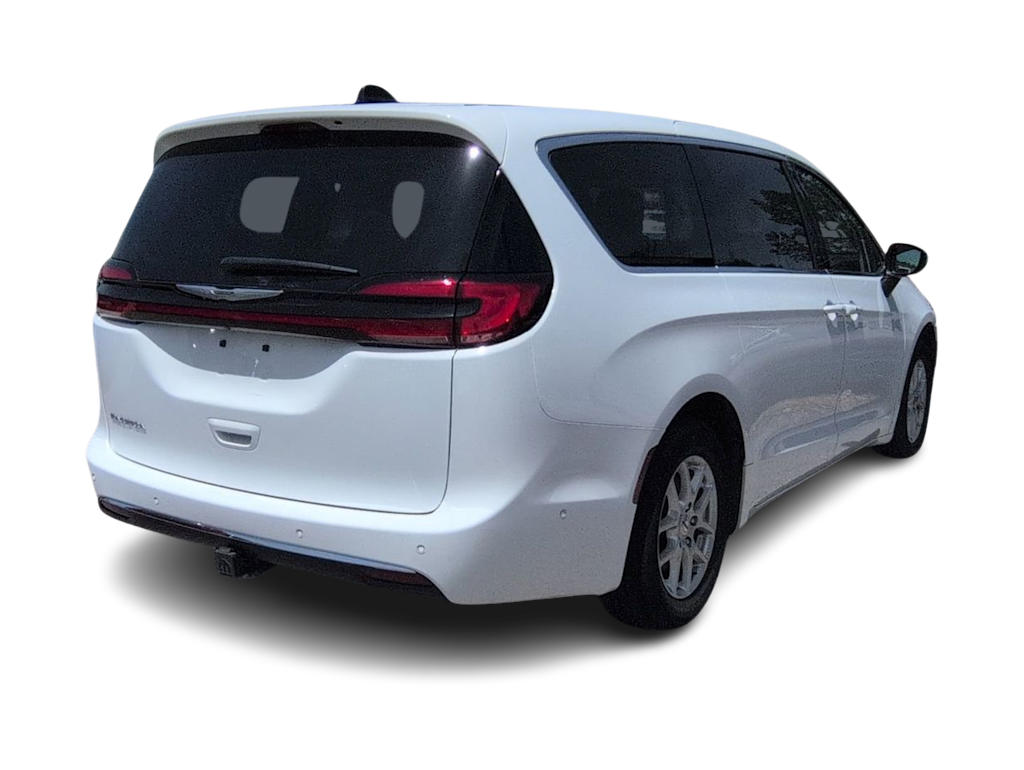 Thumbnail: 2023 Chrysler Pacifica - 21