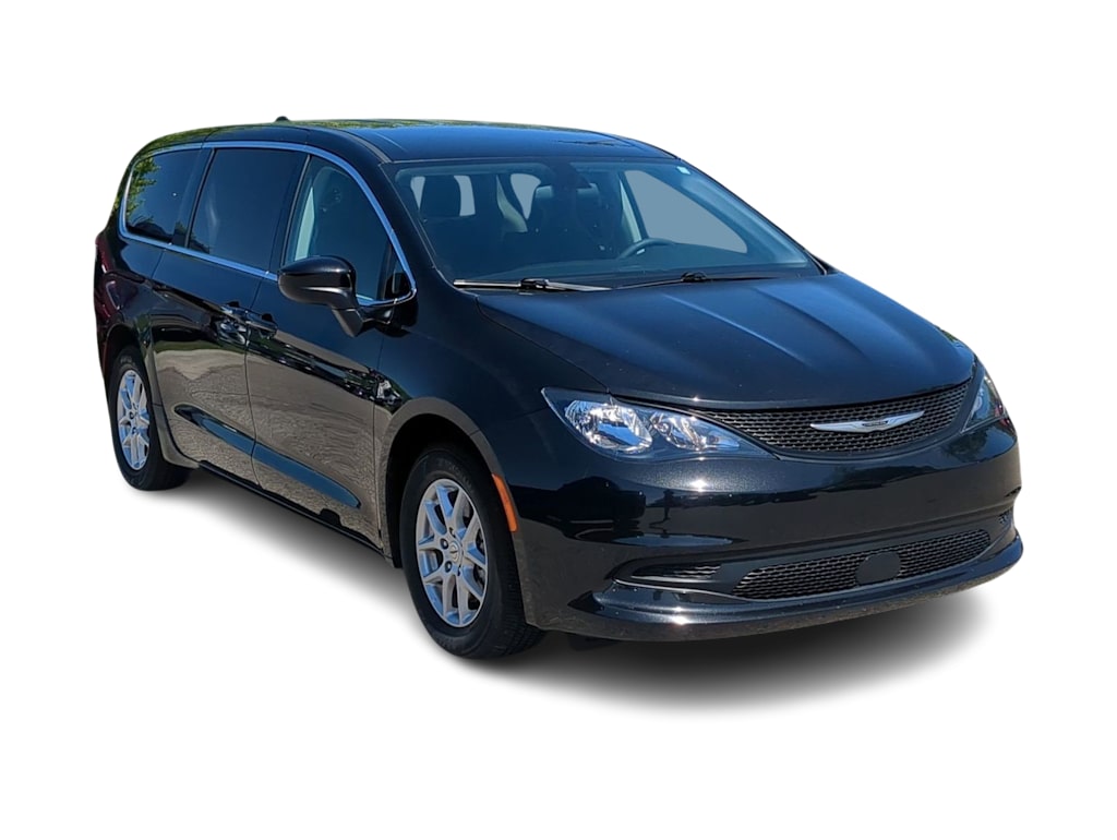 Thumbnail: 2022 Chrysler Voyager - 20