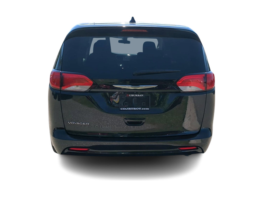 Thumbnail: 2022 Chrysler Voyager - 5