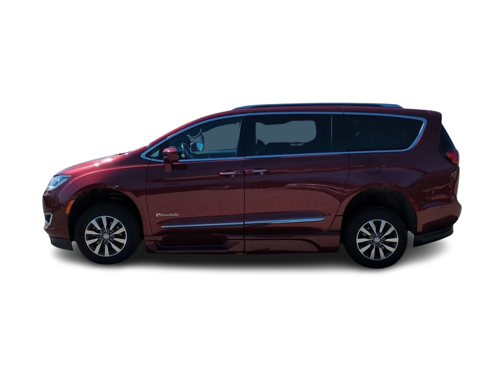 2020 Chrysler Pacifica  3