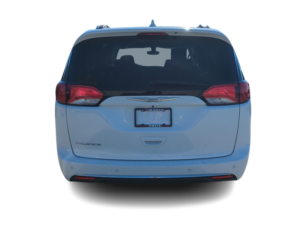 Thumbnail: 2018 Chrysler Pacifica - 5