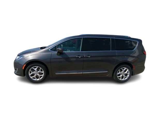 2019 Chrysler Pacifica  3