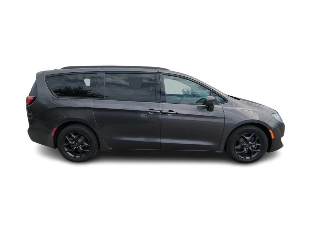 Thumbnail: 2019 Chrysler Pacifica - 21