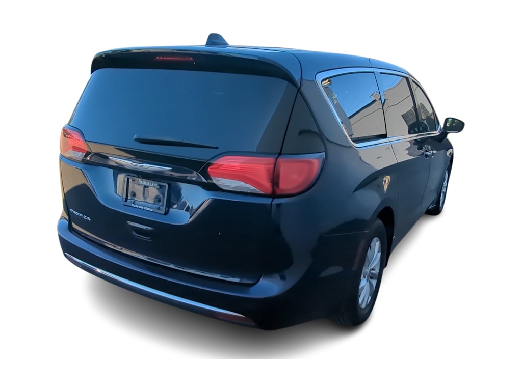 Thumbnail: 2018 Chrysler Pacifica - 21