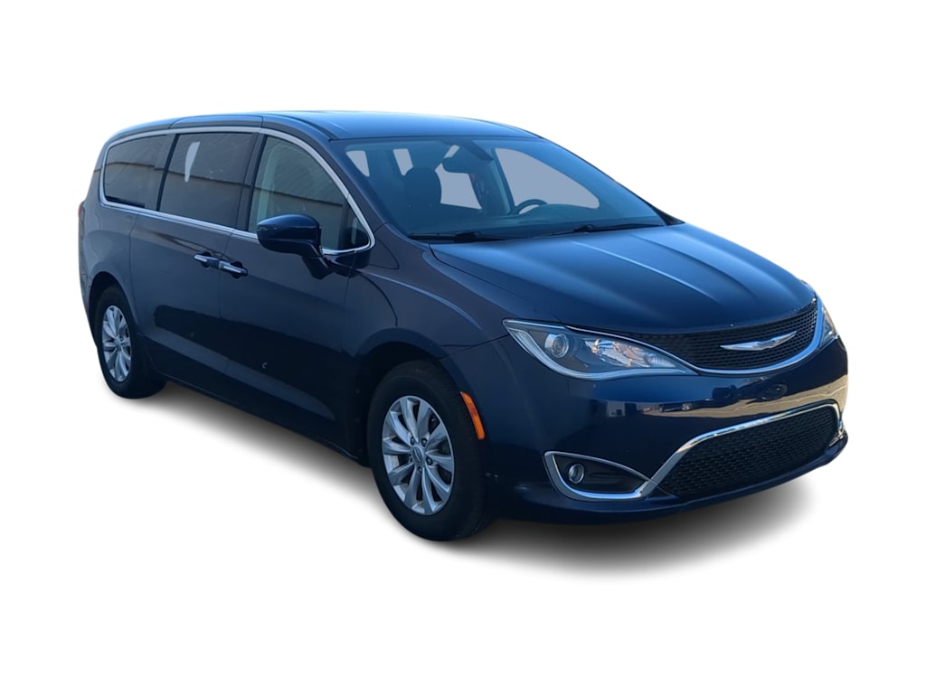 Thumbnail: 2018 Chrysler Pacifica - 19