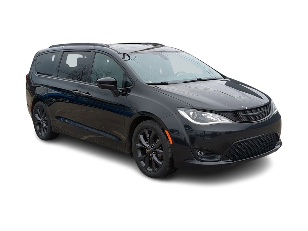 Thumbnail: 2019 Chrysler Pacifica - 19