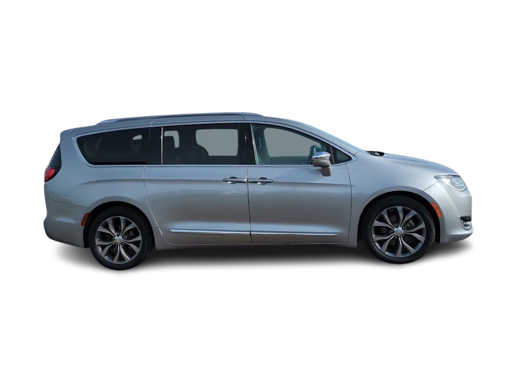 2018 Chrysler Pacifica Limited 23