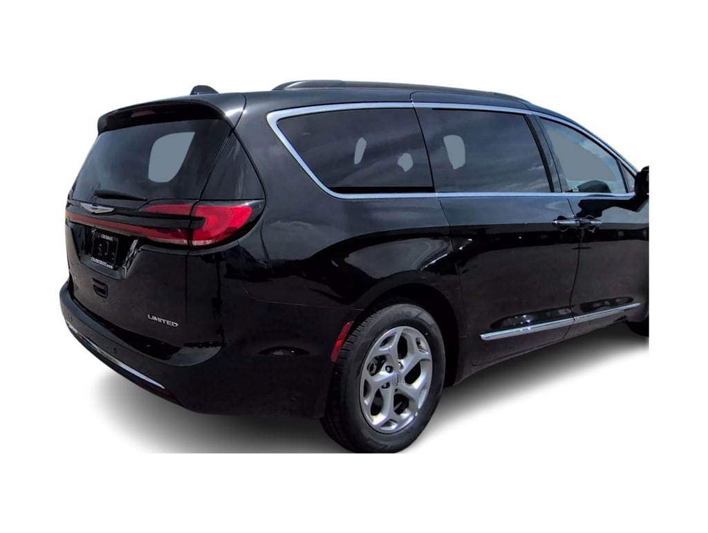 Thumbnail: 2023 Chrysler Pacifica - 21