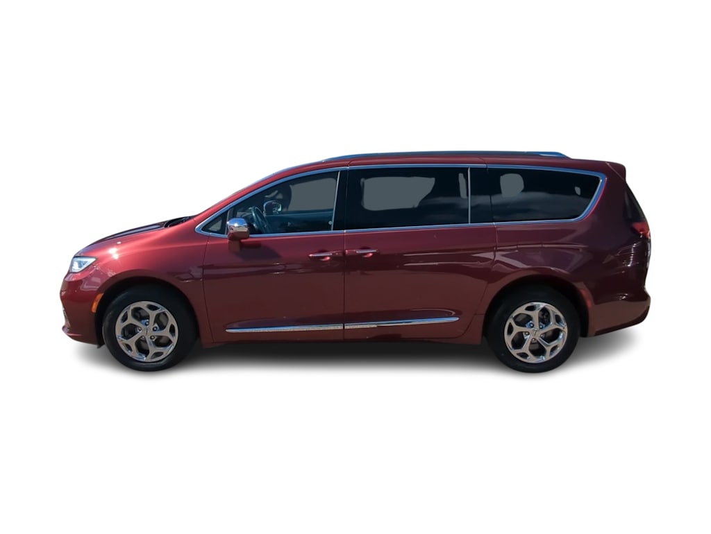 Thumbnail: 2021 Chrysler Pacifica - 3