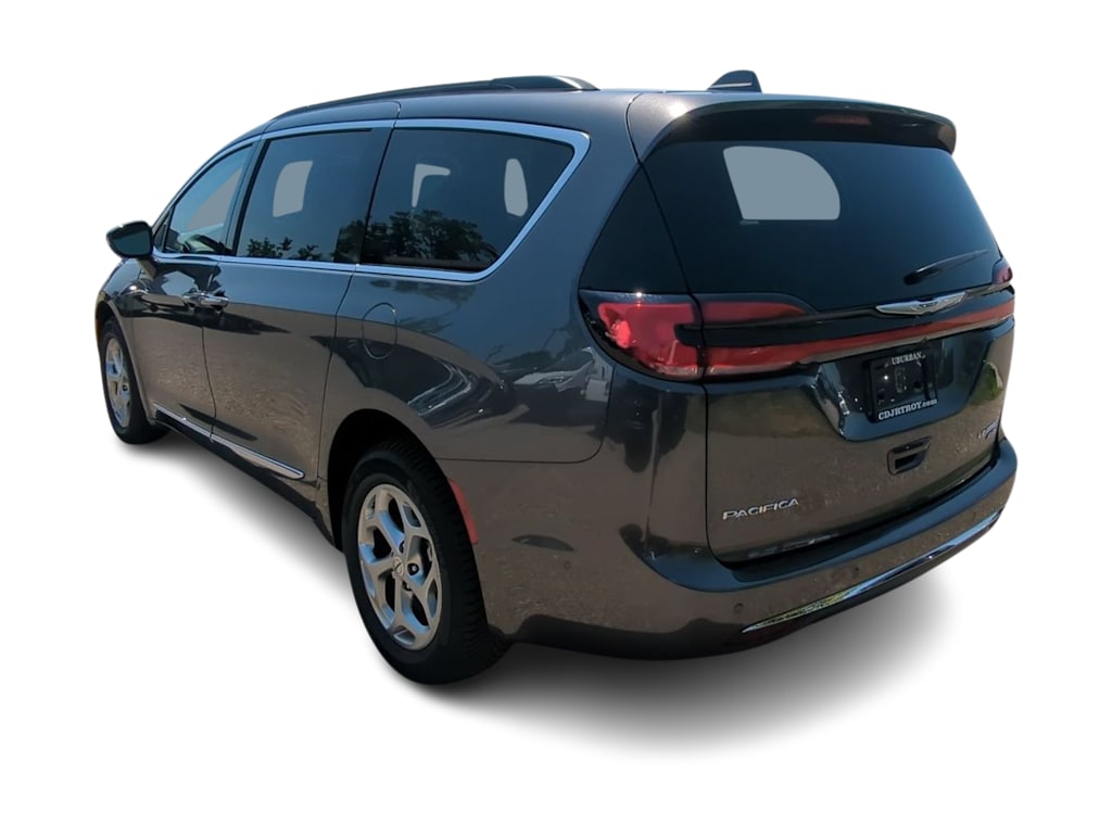 Thumbnail: 2022 Chrysler Pacifica - 4