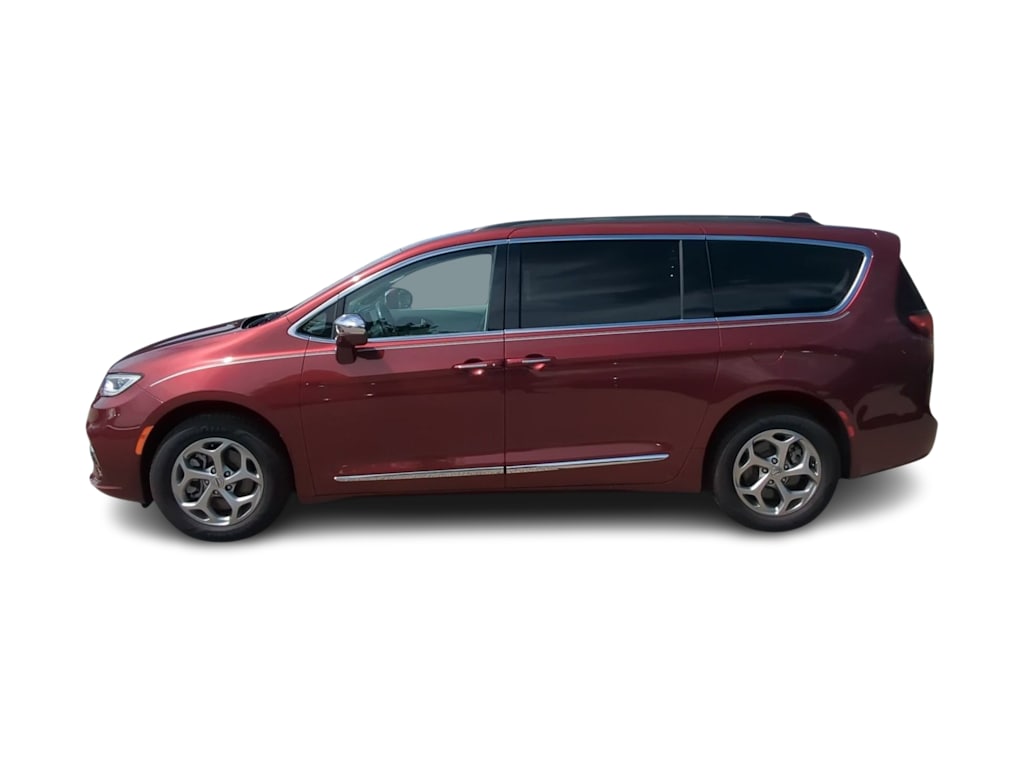 Thumbnail: 2022 Chrysler Pacifica - 3