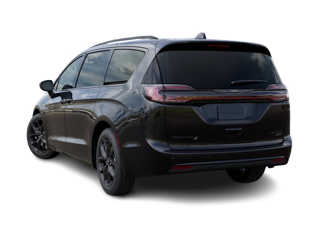 Thumbnail: 2026 Chrysler Pacifica - 3