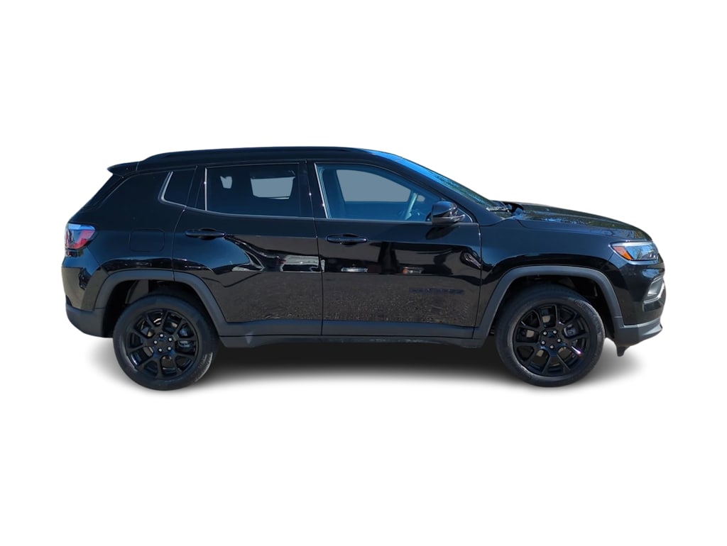 Thumbnail: 2022 Jeep Compass - 23