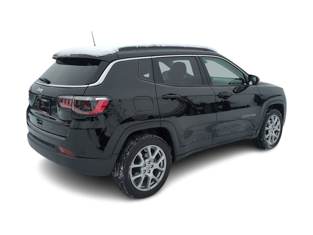 Thumbnail: 2022 Jeep Compass - 21