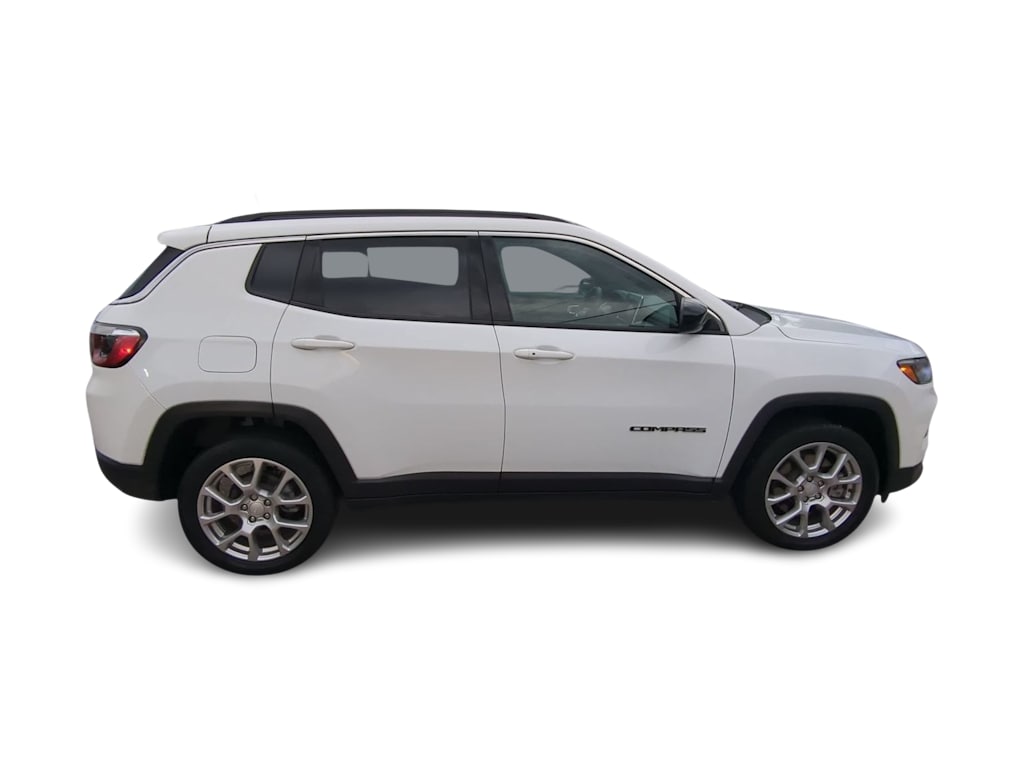 Thumbnail: 2023 Jeep Compass - 22