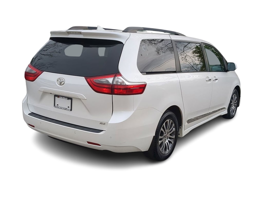 Thumbnail: 2020 Toyota Sienna - 20