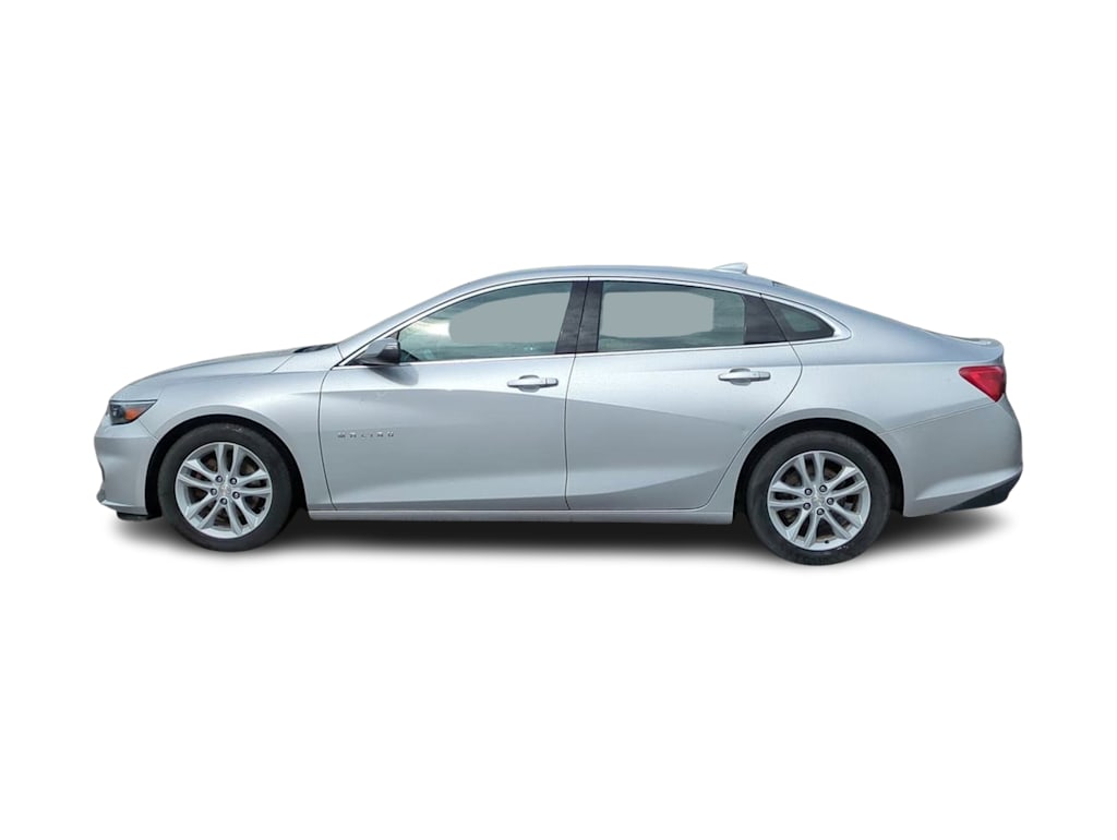 Thumbnail: 2017 Chevrolet Malibu - 3